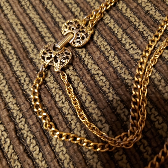 VINTAGE GOLDETTE GOLD TONE ETRUSCAN STATEMENT DANGLES PENDANT 2 CHAIN NECKLACE - Picture 2 of 5